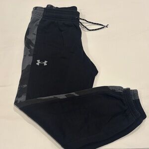 Under Armour Kids Black and Gray Camo Joggers